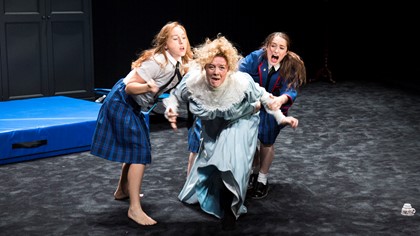 Picnic at Hanging Rock (2018)