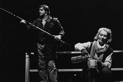 Production still for "Hotel Sorrento". L-R: Peter Curtin as Dick, Julia Blake as Marge. Photographer: Jeff Busby